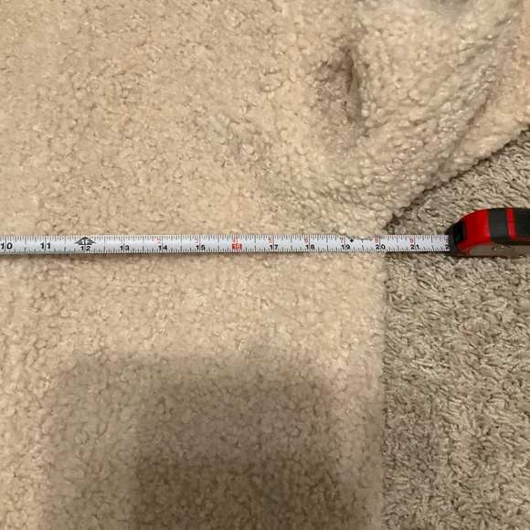 J.CREW SHERPA TEDDY FAUX FUR TOGGLE COAT. SIZE: S. COLOR: CREAM. ITEM # K2605. - Picture 9 of 10